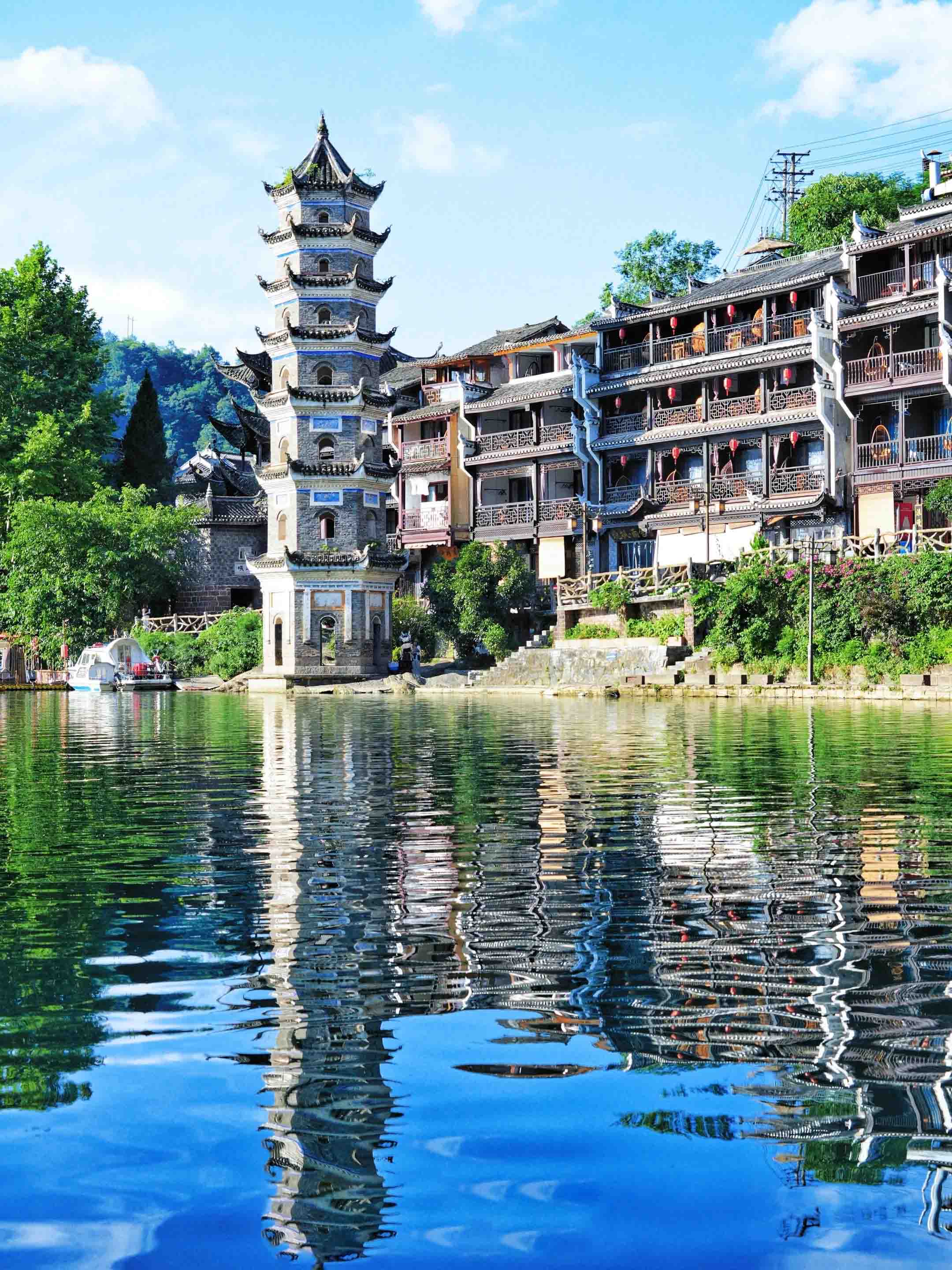 Fenghuang Ancient Town scenery
